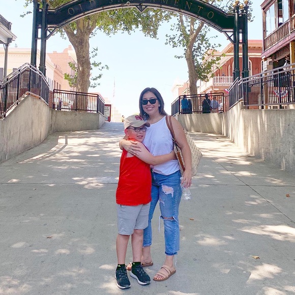 Meet your Posher, Mariela - Picture 1 of 1